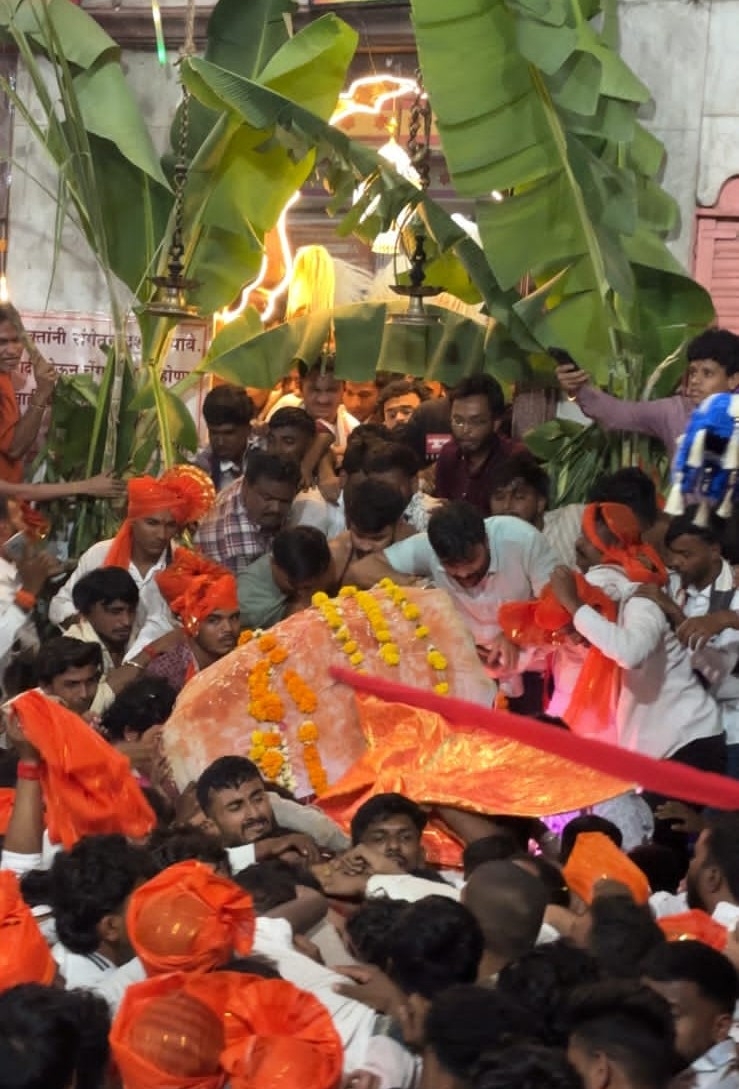 श्री बालाजी महाराजांच्या पालखी सोहळ्यात असंख्य भक्तांची मांदियाळी