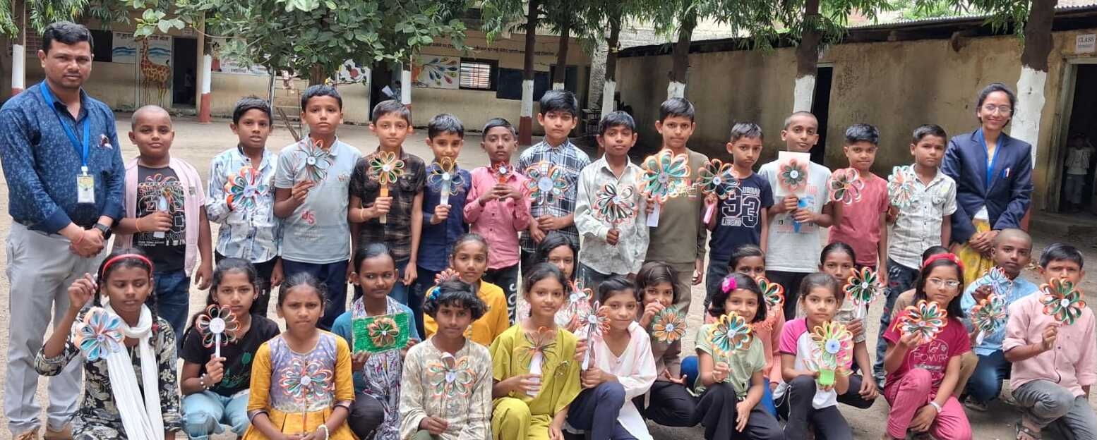 वालसावंगी स्वातंत्र्य दिनानिमित्त बालाजी शाळेत फुलली विद्यार्थ्यांची सर्जनशीलता!