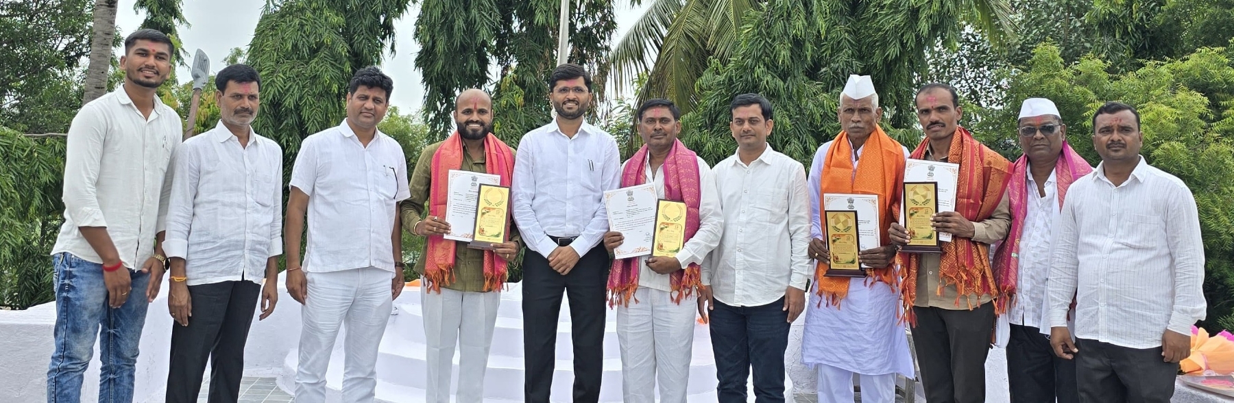 विक्रमी पाणीपट्टी वसुली करणाऱ्या चार पाणी वापर संस्थांचा स्वातंत्र्यदिनी गौरव
