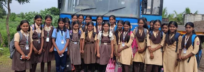 भोकरदन तालुक्यातील मनापूर येथील विद्यार्थिनींसाठी मानव विकास योजनेची बस वेळेवर सोडा