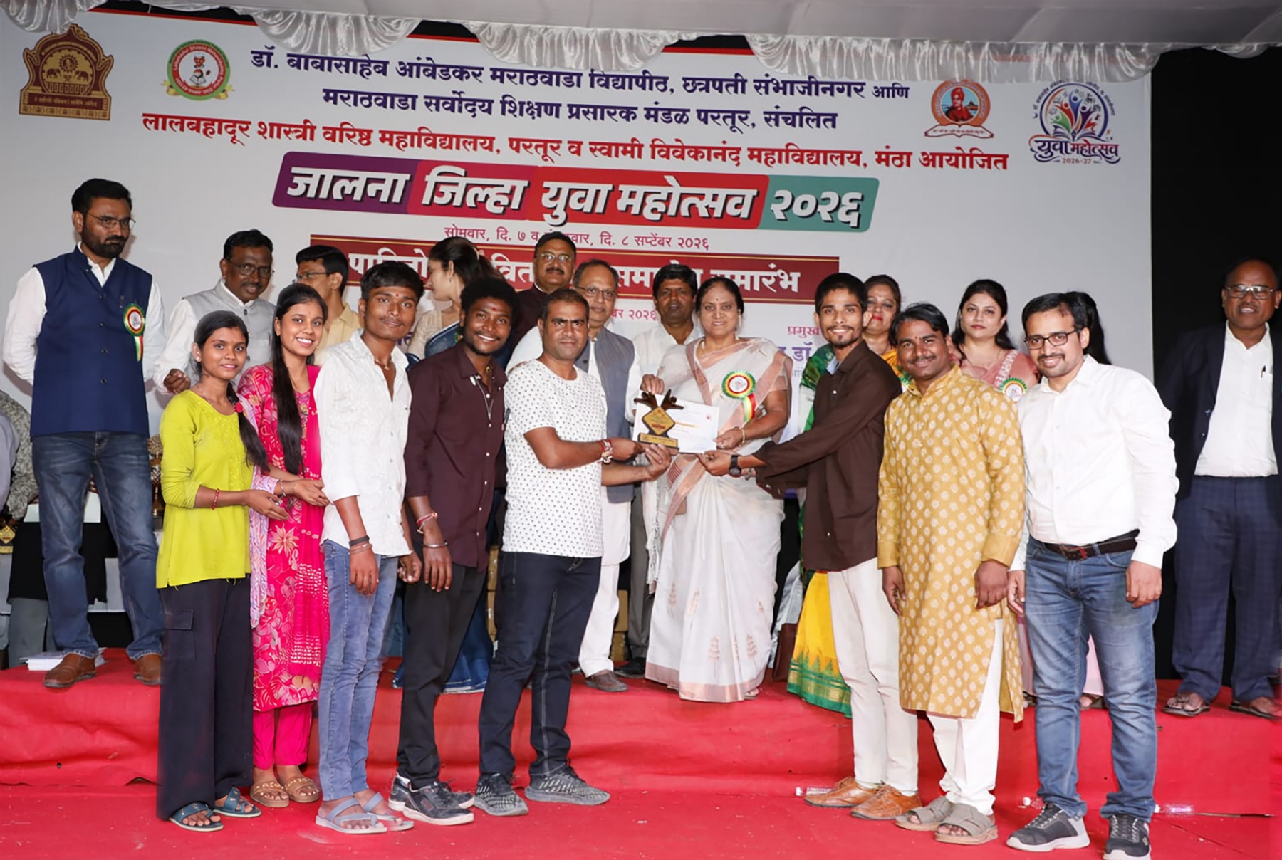 जालना:जेईएस लोककला विभागाची जिल्हास्तरीय युवक महोत्सवात बाजी