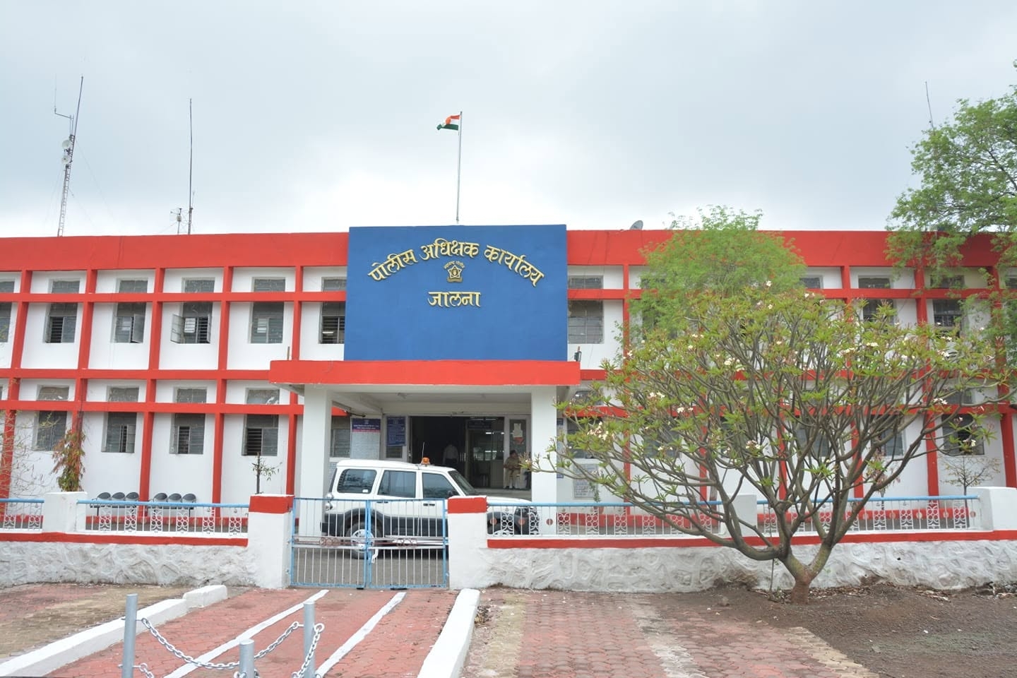 यदा व सुव्यवस्था अबाधित ठेवण्यासाठी पोलिस प्रशासनाने प्रतिबंधात्मक कारवाई सुरू केली आहे.