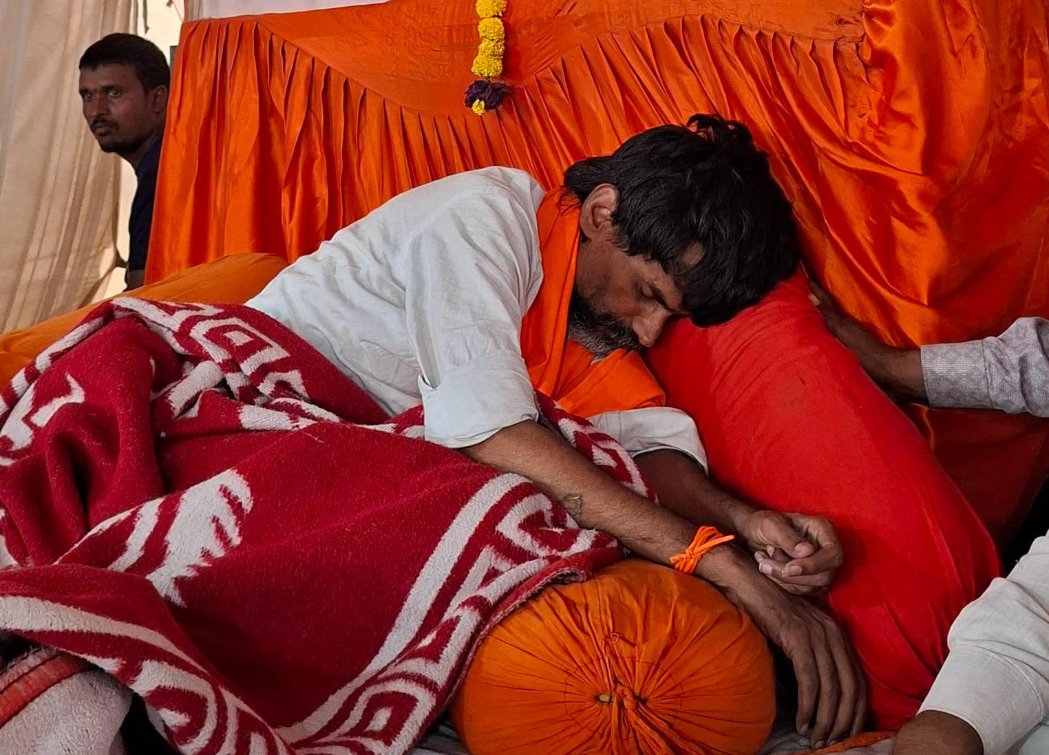 15 सप्टेंबर रोजी मुंबई कडे निघत आहेत.