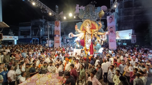 आर. पी. रोडऐवजी आझाद मैदानाला प्राधान्य द्या; सामाजिक प्रबोधन करणाऱ्या मंडळांचा गौरव करण्याची आग्रही मागणी