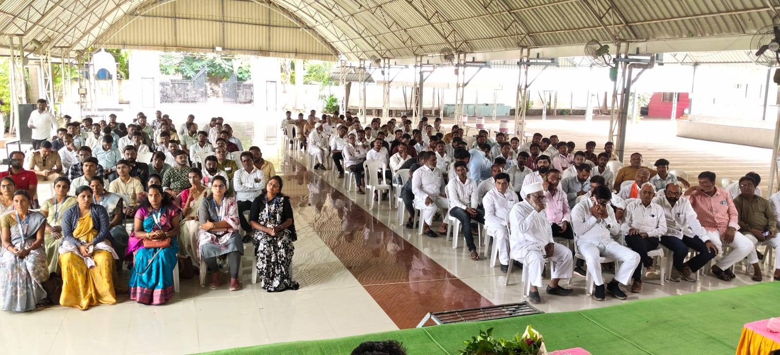  भोकरदन पोलिसांच्या वतीने मंगळवारी (दि. ८) श्रीकृष्ण मंगल कार्यालय येथे शांतता बैठकीचे आयोजन करण्यात आले.